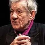 Іена Маккелена, звичайно, шкода, але піарники поставили його в абсолютно безглузде становище