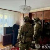 В Луцке мужчина угрожал пистолетом работникам ТЦК