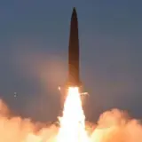 Ракетный удар по Киеву – одна из ракет развалилась в воздухе