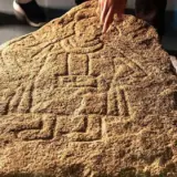 Камінь із зображенням людини XII століття знайдено у Німеччині
