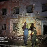 Ракетный удар по Харькову – вражеская ракета попала в проезжую часть вблизи многоэтажки
