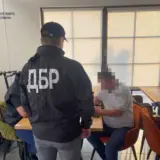 Начальник ДМС напав на журналістів