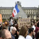 По Франции 21 сентября прокатились крупные протесты против Макрона