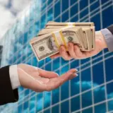 Венгрия решила отложить окончательное решение по выделению Украине кредита в 50 млрд. долларов