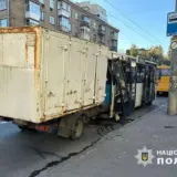 ДТП в Киеве – грузовик протаранил маршрутку с пассажирами