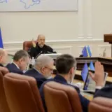 Кабмін затвердив роздачу українцям тисячі Зеленського