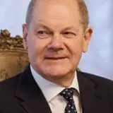 Канцлер Германии отреагировал на требования оппозиции