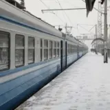 На Закарпатті через падіння каміння з гори зійшов з рейок електропоїзд