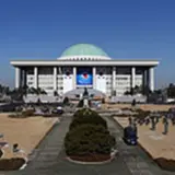 Парламент Південної Кореї проголосував проти воєнного стану