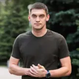 В Запорожье продолжаются спасательные работы после российского ракетного удара