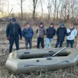 Мобилизация в Украине – на Закарпатье мужчины за $15 тысяч пытались уплыть в Венгрию