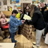 Киевские волонтеры подарили технику и одежду девочкам дарницкого детдома