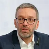 В Австрії зруйнували політичний “брандмауер”