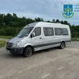 Атака дронів – ворожі дрони атакували автобус з пасажирами на Сумщині