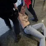 А Мадриде активистка Femen ворвалась на встречу Патриотов Европы – смотреть видео