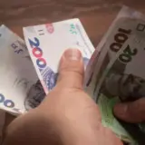 Безробітним українцям за кордоном виплачуватимуть допомогу