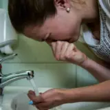 У Київводаканалі пояснили чому вода з кранів у Києві пахне рибою
