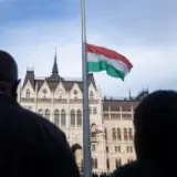 Перед опитуванням угорцям перерахували 7 ризиків вступу України в ЄС