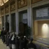 Гробницу папы римского Франциска впервые открыли для посещения – фото