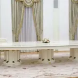 Макрон обіцяє посилити тиск на Путіна
