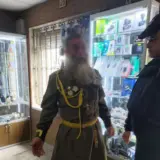 Священик УПЦ МП із товаришем гуляли у радянській формі по Закарпаттю