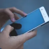 Під час атаки дронів українцям хочуть відключати мобільний зв’язок