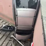 У Києві поблизу станції метро «Лібідська» автівка “залетіла” біля підземного переходу