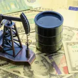 Цены на нефть рекордно выросли после атаки Израиля на Иран