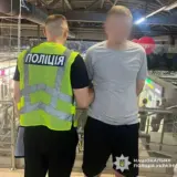 У Києві чоловік влаштував різанину у ТРЦ