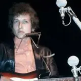 В этот день 60 лет назад Боб Дилан впервые сменил акустическую гитару на электрическую