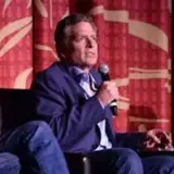 Режисер перших трьох фільмів знаменитої франшизи “Голий пістолет” не має наміру дивитися четвертий