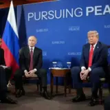 Путин дважды “не расслышал” вопрос об убийствах мирных украинцев
