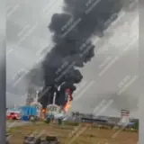 В порту Усть-Луга бушует пожар в терминале компании Новатэк