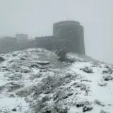 На горе Поп Иван в Карпатах в День независимости выпал снег