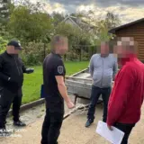 Командир воинской части заставлял подчиненных строить ему дом