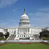 Что такое “шатдаун”, который может наступить сегодня в полночь в США