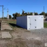 На Харьковщине возле железной дороги устанавливают укрытия