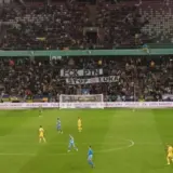 Белорусские фанаты поддержали Украину баннерами против путина и лукашенко на матче сборной