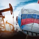 Цены на нефть наносят двойной удар по РФ