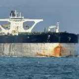 РФ направила підводний човен, щоб врятувати танкер, що тікає від США