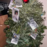 У Києві іноземець прикрасив ялинку наркотиками