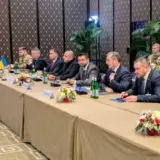 Українська переговорна група розкололася на два табори