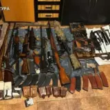 В Киеве мужчина торговал оружием в помещении больницы