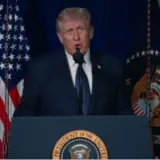 Трамп хоче бомбити Іран протягом чотирьох тижнів