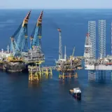 ОАЕ скорочують видобуток нафти на морських родовищах