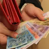 У НБУ пояснили, якими купюрами не можна розраховуватись у транспорті