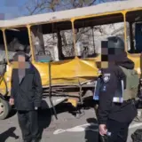 Обстріл Херсона – терористи скинули вибухівку на маршрутку