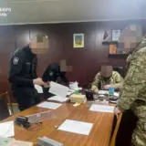 Командир воинской части заставлял военных ремонтировать жилье своих родственников