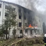 Російський дрон атакував будівлю ТЦК у Сумах