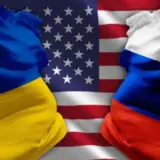 Кремль просит о трехсторонних переговорах